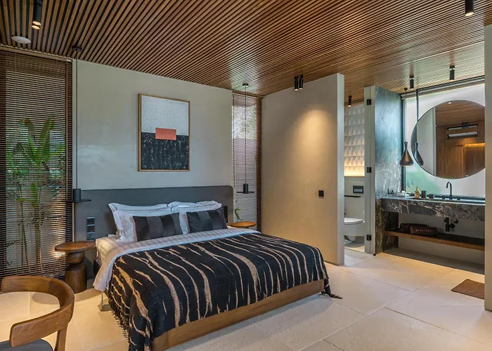 Baratega - Dreamy Urban Tropical 6br For Large Group Villa Kerobokan (Bali)