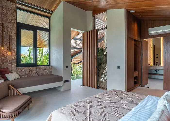 Baratega - Dreamy Urban Tropical 6br For Large Group * Kerobokan (Bali)