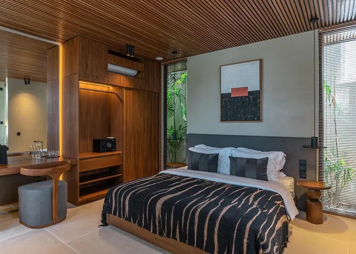 Villa Baratega - Dreamy Urban Tropical 6br For Large Group Kerobokan (Bali)