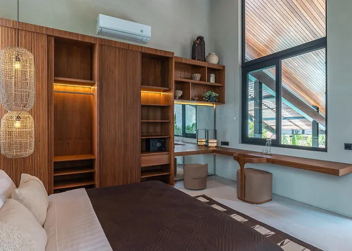 Baratega - Dreamy Urban Tropical 6br For Large Group Kerobokan (Bali)