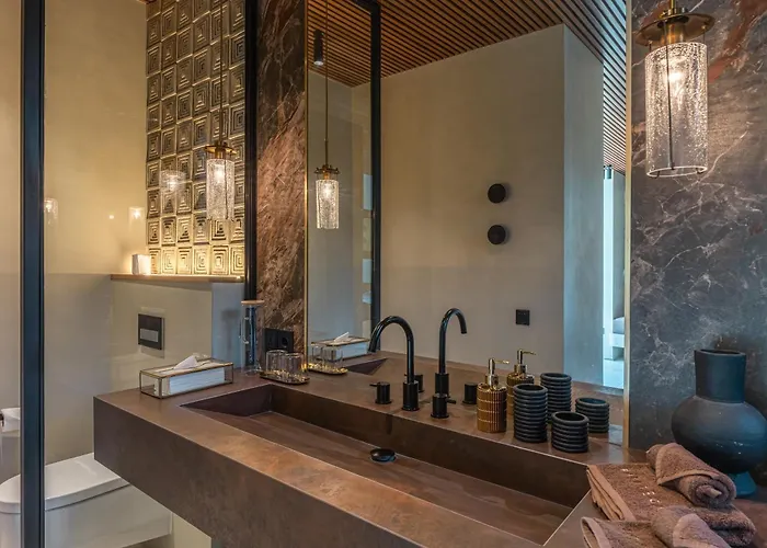 Baratega - Dreamy Urban Tropical 6br For Large Group * Kerobokan (Bali)