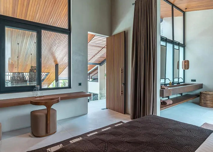 Baratega - Dreamy Urban Tropical 6br For Large Group Villa *