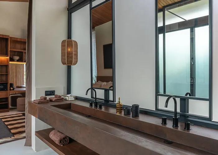 Baratega - Dreamy Urban Tropical 6br For Large Group * Kerobokan (Bali)