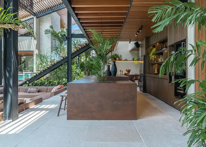Baratega - Dreamy Urban Tropical 6br For Large Group Villa *