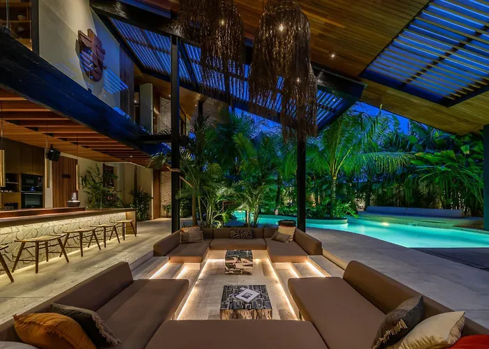 Baratega - Dreamy Urban Tropical 6br For Large Group Villa *