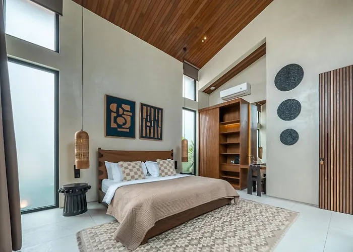 Baratega - Dreamy Urban Tropical 6br For Large Group Villa Kerobokan (Bali)
