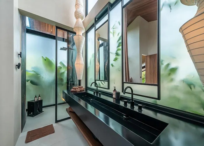 Villa Baratega - Dreamy Urban Tropical 6br For Large Group Kerobokan (Bali)