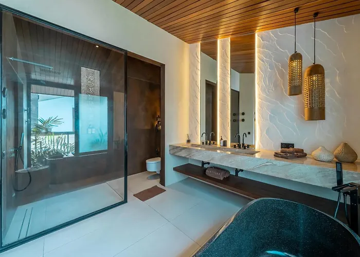 Baratega - Dreamy Urban Tropical 6br For Large Group * Kerobokan (Bali)