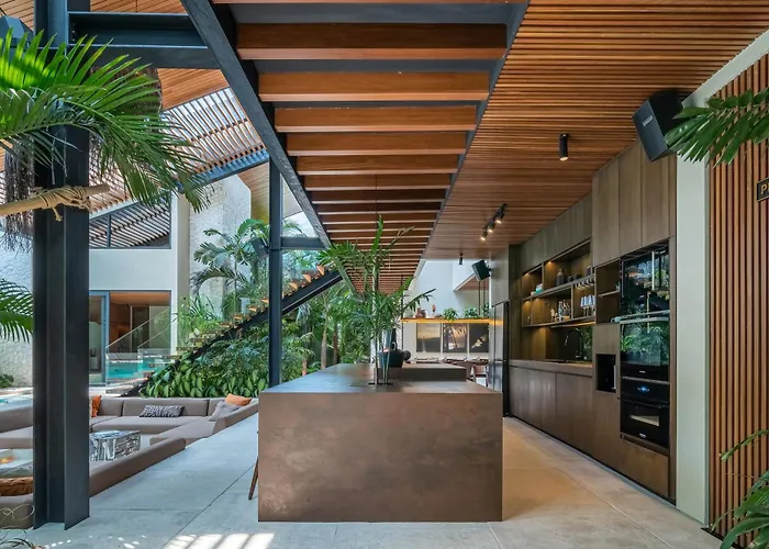 Villa Baratega - Dreamy Urban Tropical 6br For Large Group Kerobokan (Bali)