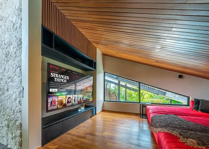 Baratega - Dreamy Urban Tropical 6br For Large Group