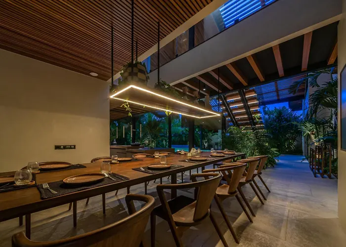 Baratega - Dreamy Urban Tropical 6br For Large Group Villa