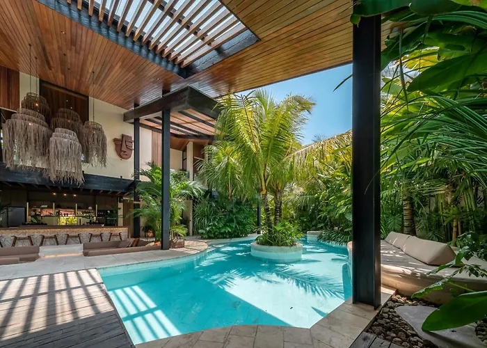 Baratega - Dreamy Urban Tropical 6br For Large Group Villa *
