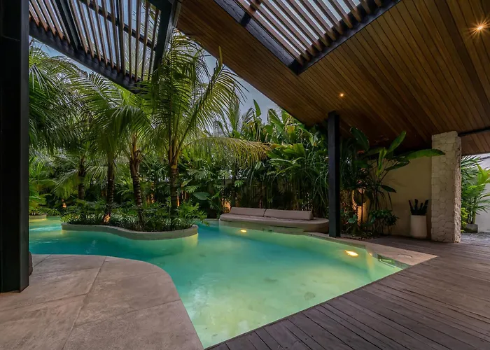 Villa Baratega - Dreamy Urban Tropical 6br For Large Group Kerobokan (Bali)