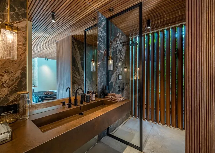 Baratega - Dreamy Urban Tropical 6br For Large Group Kerobokan (Bali)