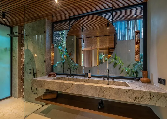 Villa Baratega - Dreamy Urban Tropical 6br For Large Group